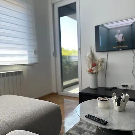 Cair Deluxe * Ni