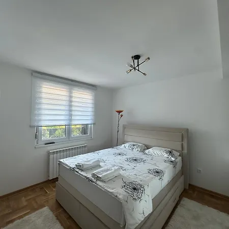 Cair Deluxe * Ni